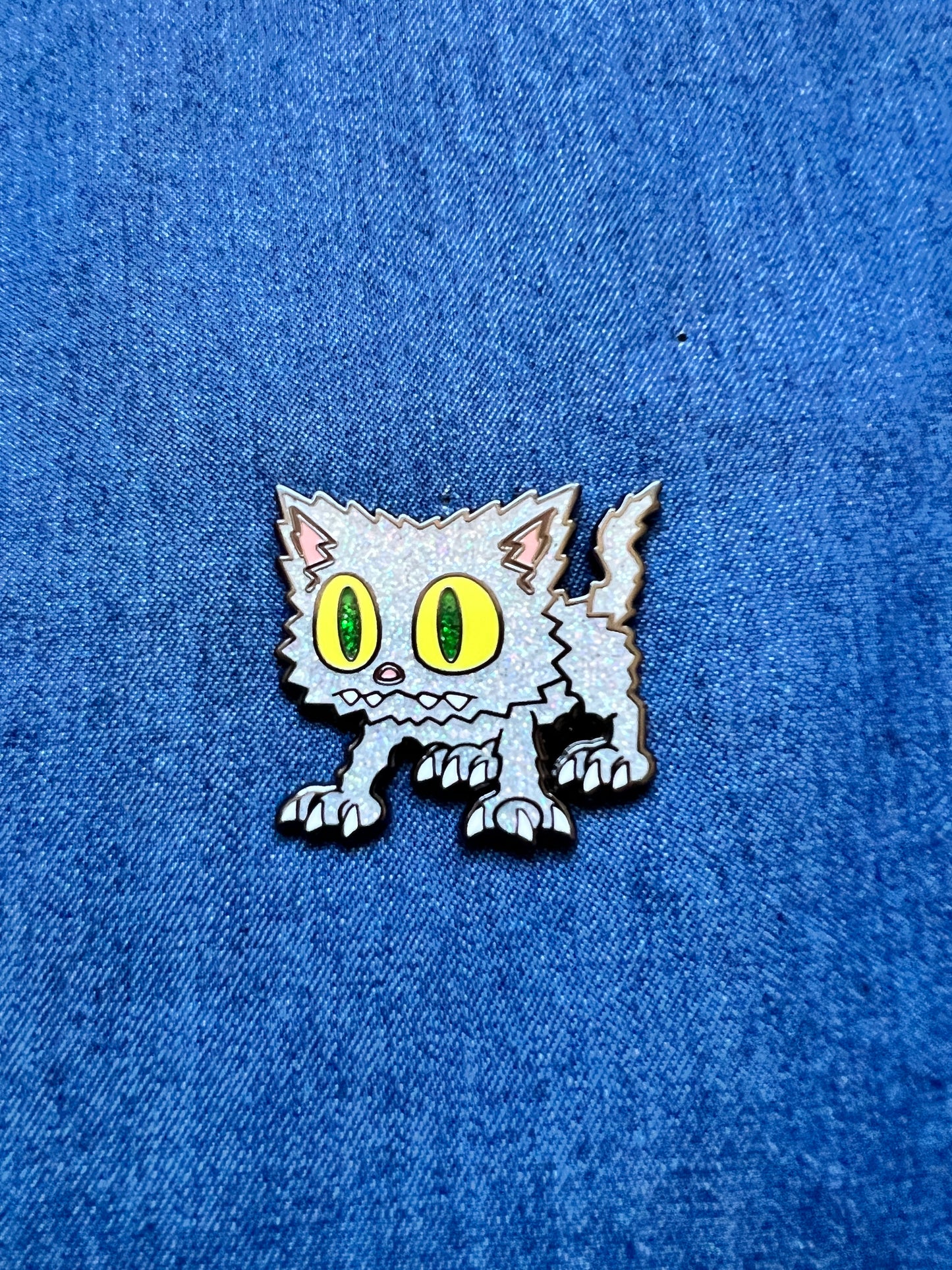 Mutant Meowclops Pin, Neopets