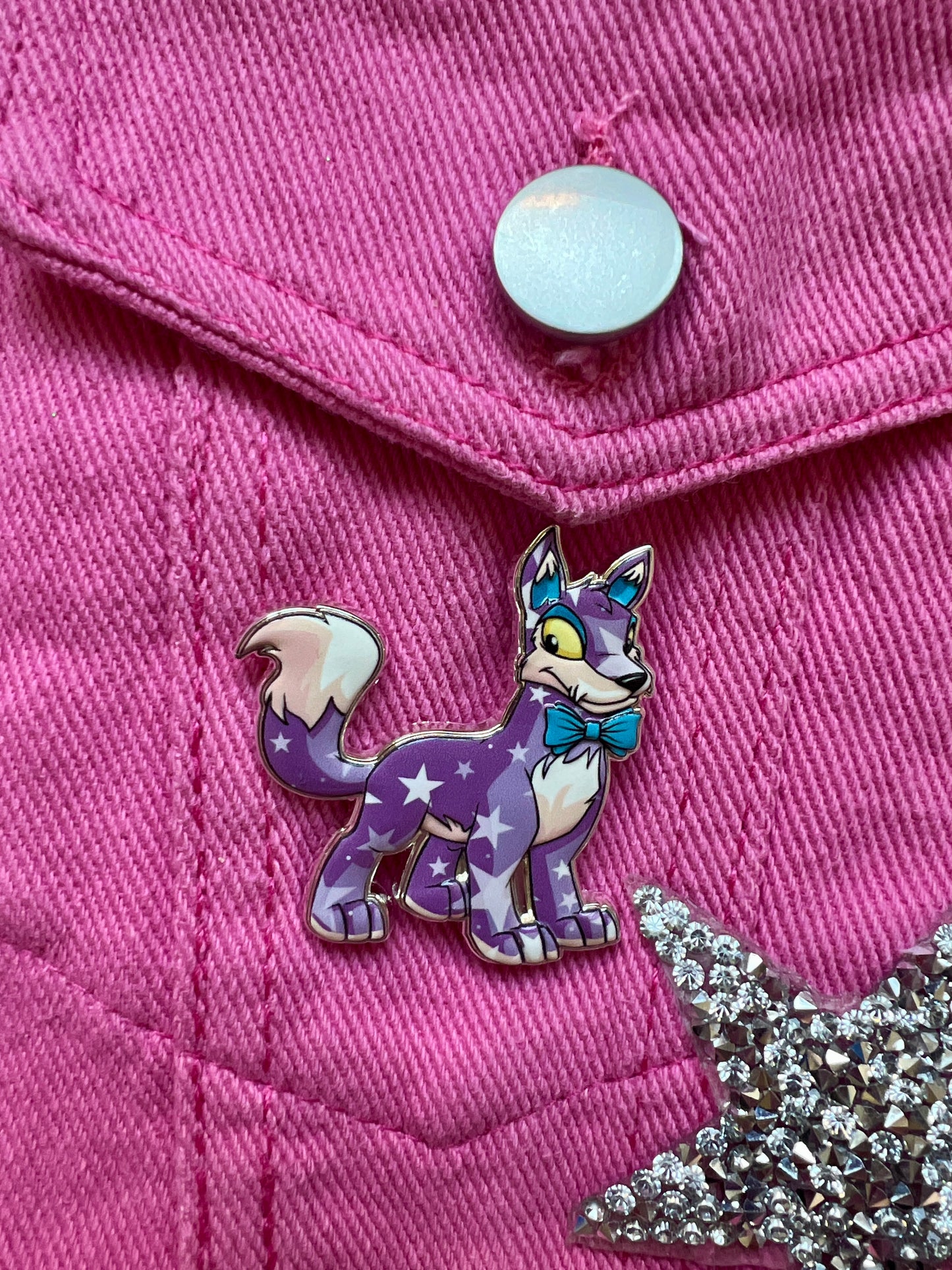 25th Anniversary Lupe Pin, Neopets
